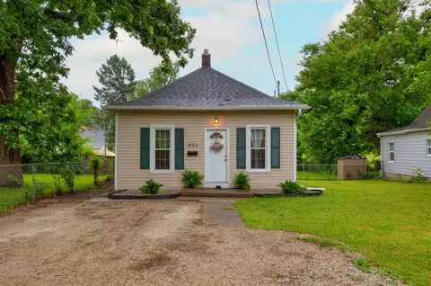 951 28th St, Des Moines, IA 50312