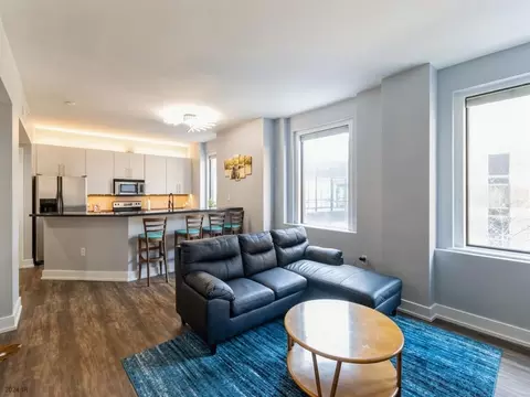 400 Walnut St #203, Des Moines, IA 50309