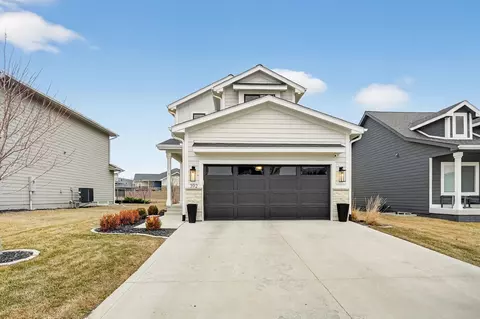 392 S 91st St, West Des Moines, IA 50266
