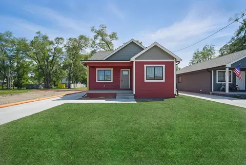 2527 Shaw St, Des Moines, IA 50317