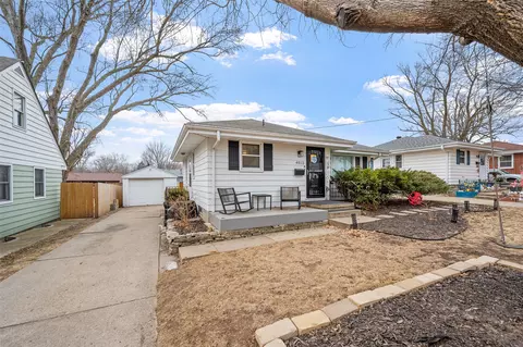 4012 Bowdoin St, Des Moines, IA 50313