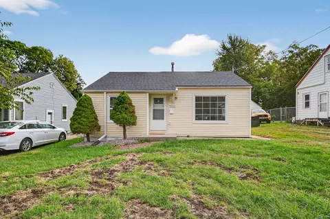 4013 8th St, Des Moines, IA 50313