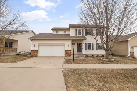 6572 NE 9th Ct, Des Moines, IA 50313