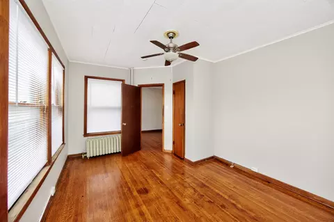 Bedroom - 686 19th St, Des Moines, IA 50314 photo 1 of 1