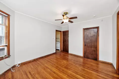Living - 686 19th St, Des Moines, IA 50314 photo 7 of 7