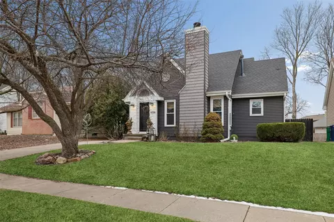 4756 70th Pl, Urbandale, IA 50322