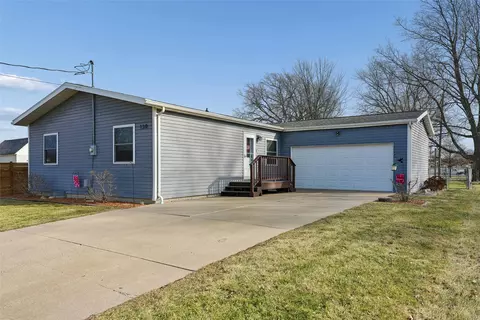 130 NW Elm Ave, Earlham, IA 50072
