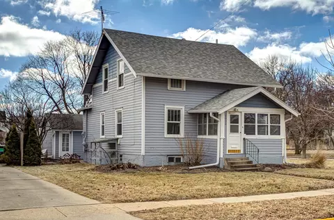 1020 10th St, Ames, IA 50010