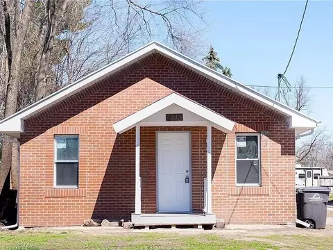 2812 Cleveland Ave, Des Moines, IA 50317