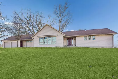 5981 T12 Hwy N, Newton, IA 50208