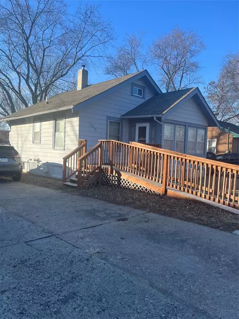 3216 SW 13th St, Des Moines, IA 50315