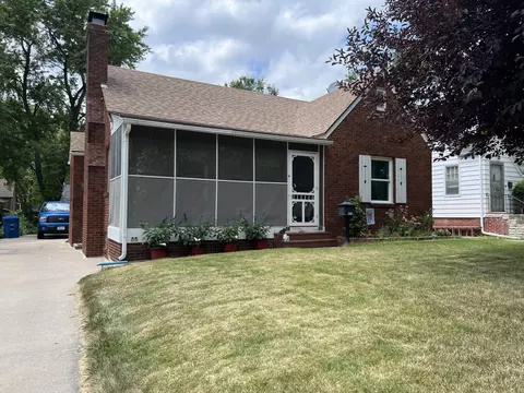 2110 40th St, Des Moines, IA 50310