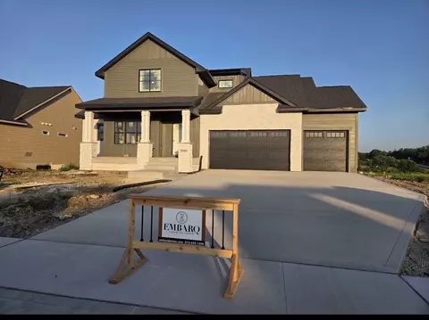 3001 Wakonda Dr, Norwalk, IA 50211