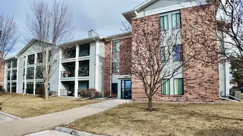 4821 86th St #15, Urbandale, IA 50322