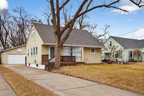 3702 54th St, Des Moines, IA 50310