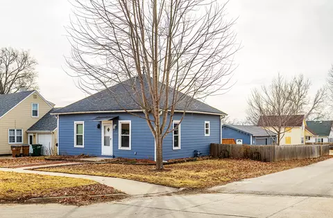 630 Market St, Carlisle, IA 50047