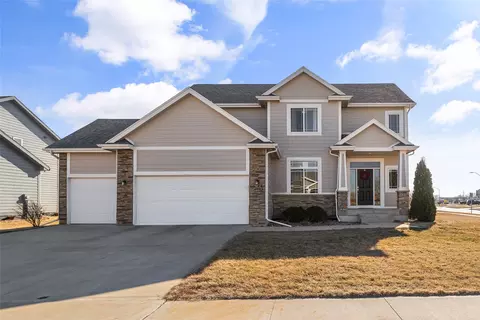 550 NE Traverse Dr, Waukee, IA 50263