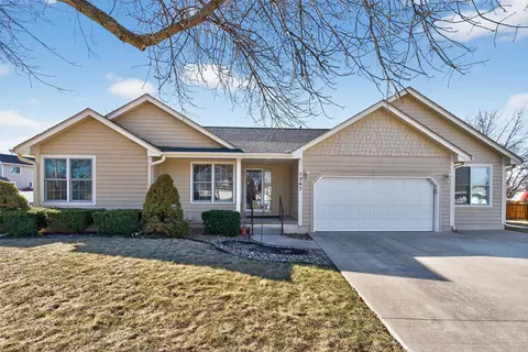 1267 Bentwood Ct, Altoona, IA 50009