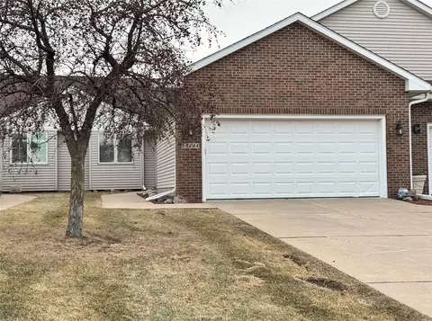 15634 Sheridan Ave, Clive, IA 50325