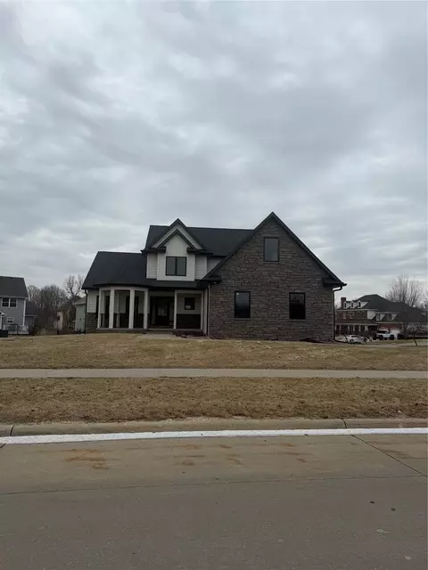 2107 SW Tanglewood Ln, Ankeny, IA 50023