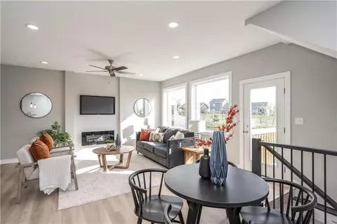 15303 Bellflower Ln, Urbandale, IA 50323