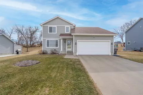 2459 E Porter Ave, Des Moines, IA 50320