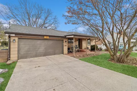 722 W 12th St S, Newton, IA 50208