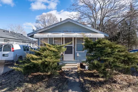 1349 De Wolf St, Des Moines, IA 50316