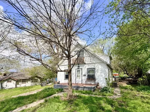 302 E Bell Ave, Des Moines, IA 50315