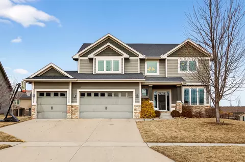 16413 Baxter Dr, Clive, IA 50325