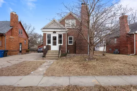 1543 29th St, Des Moines, IA 50311