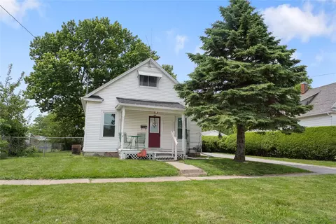 309 E 10th St S, Newton, IA 50208