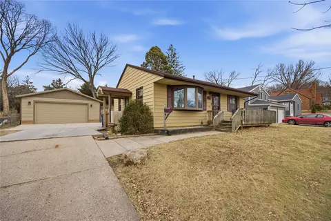 2654 Wisconsin Ave, Des Moines, IA 50317
