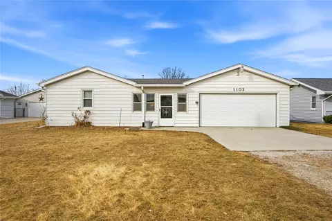 1103 1st St, Sheldahl, IA 50243