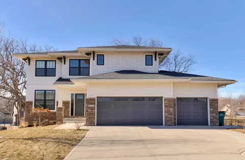 1621 Lyndale Dr, Polk City, IA 50226