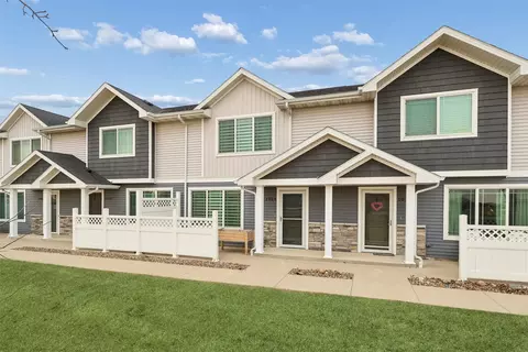 1054 NE 56th St, Ankeny, IA 50021