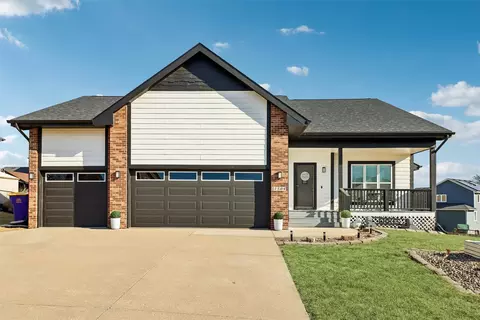 1504 W Jackson Ave, Indianola, IA 50125