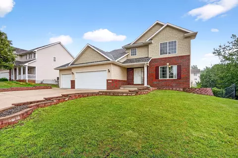 3413 Brook Run Dr, Des Moines, IA 50317