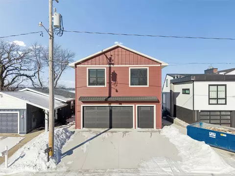 2619 S Lakeview Dr, Clear Lake, IA 50428