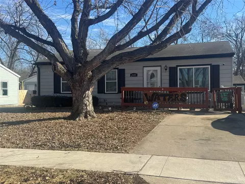 2539 E 23rd St, Des Moines, IA 50317