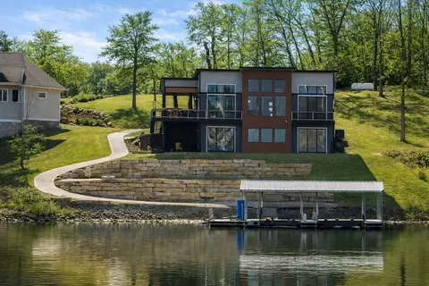 3126 Big Bend Rd, Ellston, IA 50074