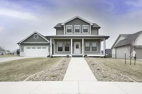 130 N 36th St, Cumming, IA 50061