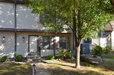 8626 Alpine Dr, Urbandale, IA 50322