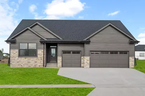 2615 NW Fairfield Dr, Ankeny, IA 50023