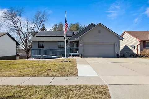 4010 SE 22nd St, Des Moines, IA 50320