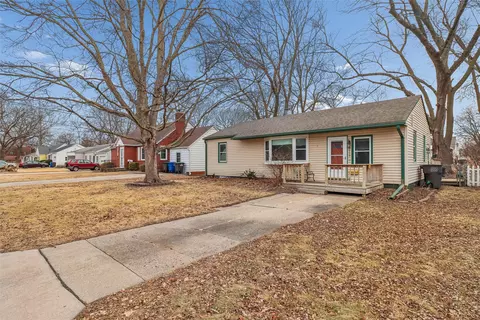3112 Sheridan Ave, Des Moines, IA 50310