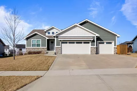 1215 Warrior Run Dr, Norwalk, IA 50211