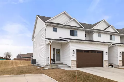 813 Spruce St NW, Bondurant, IA 50035