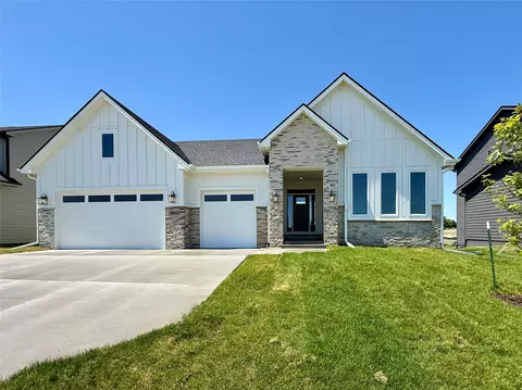 2806 NW Fairfield Ct, Ankeny, IA 50023