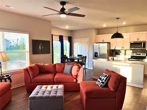 1057 Maywood Ln, Waukee, IA 50263